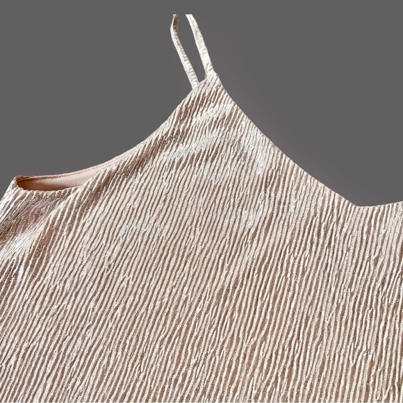 LOFT Lt Pink Metallic Textured Camisole Top Stretchy Fully Lined Size M - Picture 4 of 9